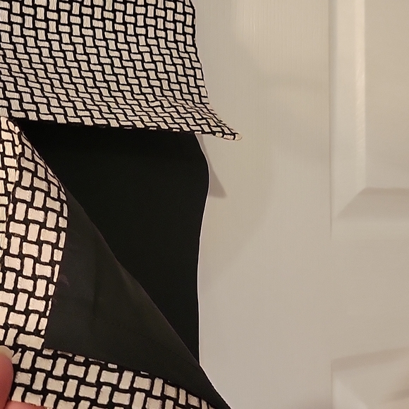 White House Black Market Pencil Skirt - Picture 3 of 7